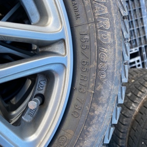 冬タイヤ アルミホイール付き　155/65R13
