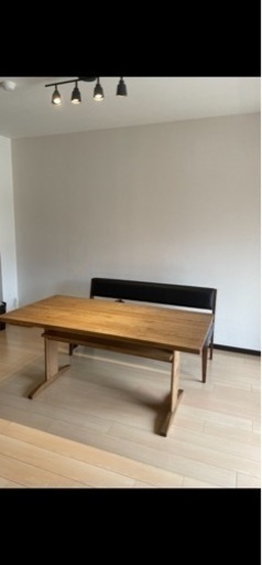 関家具　クラッシュゲート　リビングダイニング