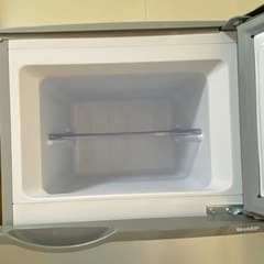 【1,000円】冷蔵庫　SHARPの画像
