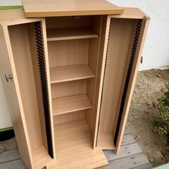 中古　CDラック　両扉付きの画像