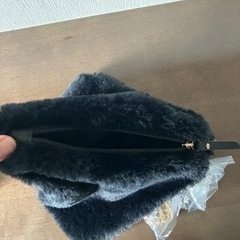 小さいフサフサバッグの画像