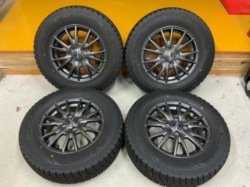ほぼ新品185/70R14スタッドレスアルミ付き4本