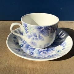 新品未使用　NARUMI BONE CHINA カップソーサーの画像