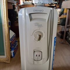 DeLonghi デロンギ オイルヒーター RADIA R730812EF　/TJ-0706 2Fの画像