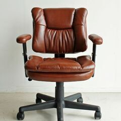 /新品/オフィスチェア パーソナルチェア 書斎にもOK シックで クラシカルデザイン 多機能仕様/回転 座面 肘掛アップダウン キャスター付
