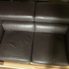 ニトリ　革張りソファの画像