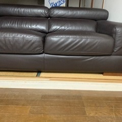 ニトリ　革張りソファ