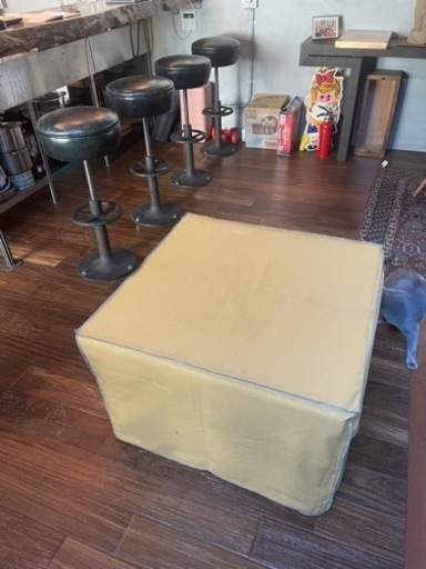 シングルベッドになるオットマン