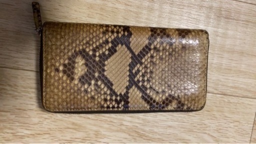 Gucciパイソン長財布