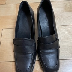 黒パンプス
