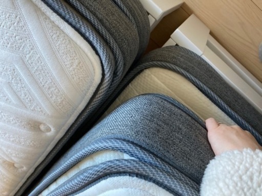 定価12万円越えベッドを半額以下でお譲り！　クイーンサイズすのこベッド＆ニトリ高級マットレス