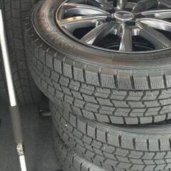 スタッドレスタイヤ　ワンシーズンのみ使用　185/60R15