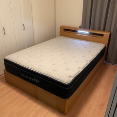 【最終値下げ6万->3万】ダブル　ベッドフレーム　マットレスセット　美品