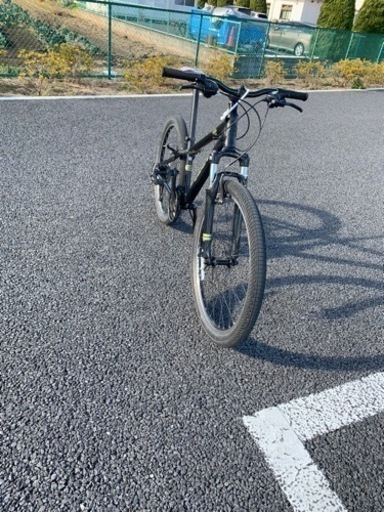 マウンテンバイク‼️サスペンション付き‼️色メタリックブラック‼️21速
