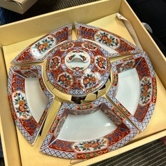 お買得 ターンテーブル付き　伊万里　御節皿　二段蓋付