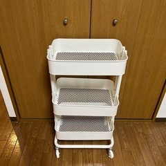 ikea ロースコグ　ワゴンの画像
