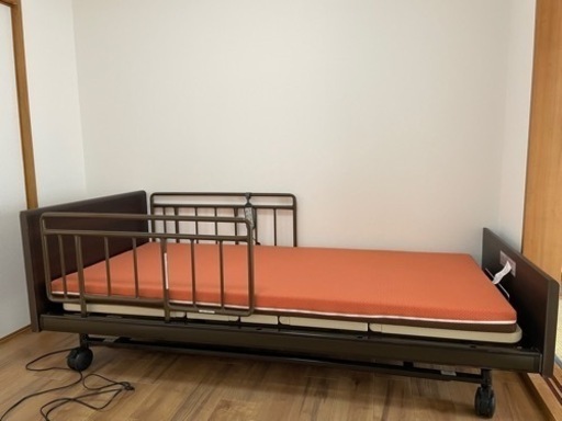 マットレス付き　電動介護ベッド【引き取り手決まりました】