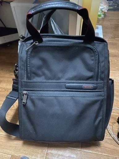 Tumi ショルダーバック