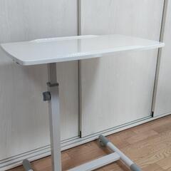 サンワサプライ キャスター付テーブル 昇降します