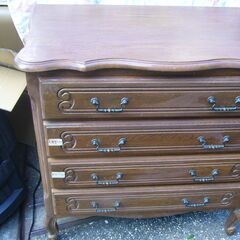 商談中西洋アンティーク猫足チェストの画像