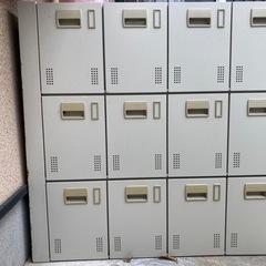 中古　スチール棚　キャビネット無料