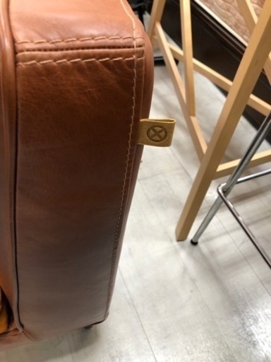取りに来れる方限定！Tabu leather worksの２人掛けソファーです！