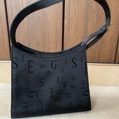 GUESS ショルダーバッグの画像