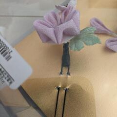 つまみ細工の髪飾りの画像