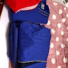 小学校体操服1（男の子が着てました）まだありますの画像