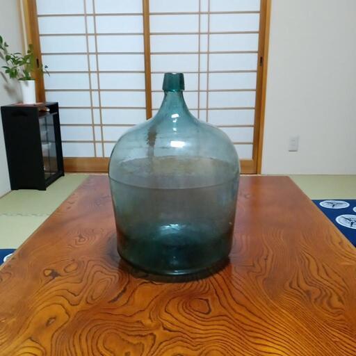 一斗瓶　ガラス　インテリア　装飾