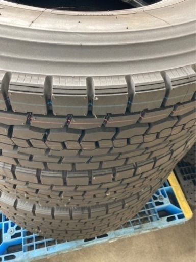 TOYOタイヤ 11R 22、5  16PR ８本