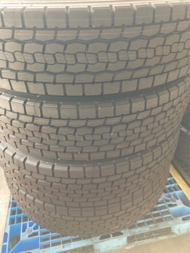 TOYOタイヤ 11R 22、5  16PR ８本