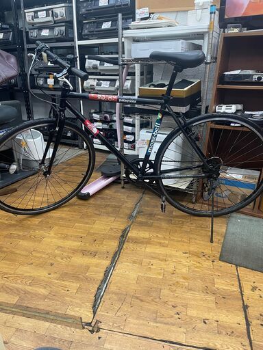 リサイクルショップどりーむ鹿大前店　No５７７　エコNo１５２８９X　自転車　クロスバイク　ステッカーいろいろ　黒　ギア切替付き♪　