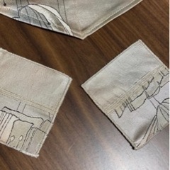 テーブルランナー　渋く輝く豪華花柄リメイク　コースター4点　リバーシブルの画像