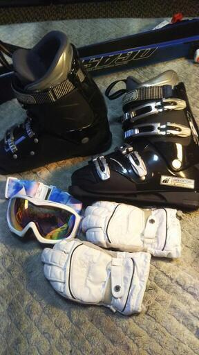 OGASAKAスキー板とGENスキーブーツのセット、おまけ付きです。