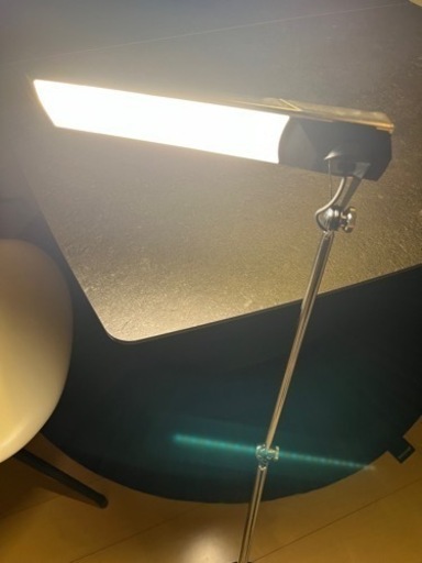 Slim - Stylish　Touchless Metalic Desk Lamp