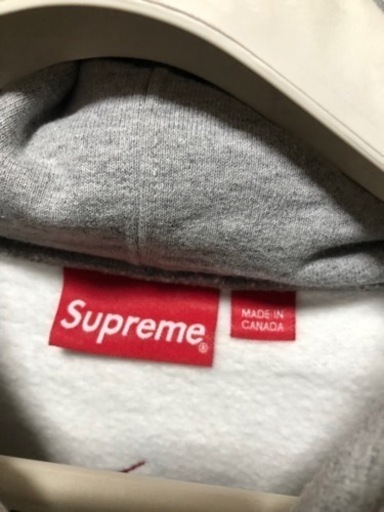 美品 シュプリーム Supreme 刺繍 パーカー