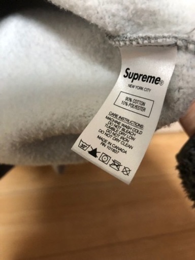 美品 シュプリーム Supreme 刺繍 パーカー