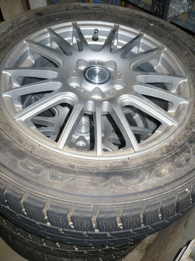 予約中です　受付保留　/スタットレス　プリウスなどにどうぞ