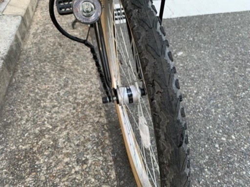 ??　めっちゃ　キレイ自転車　２６インチ　3変速　自動ライト　付き　カギ　付き　緑