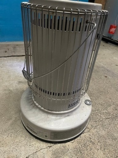 豊臣　暖房器具　ダルマ　キャンプに最適　ホワイト受け渡しが決定しました！