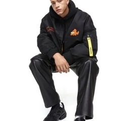 ☆H&M ☆シンプソンズ　オーバーサイズフィット フライトジャケットの画像