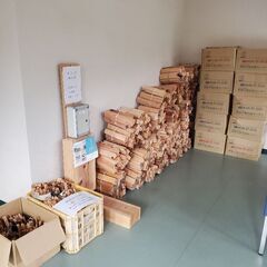 桧や杉の薪　11kg　水含率18%以下　売ります。の画像
