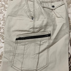 カーゴパンツ　の画像
