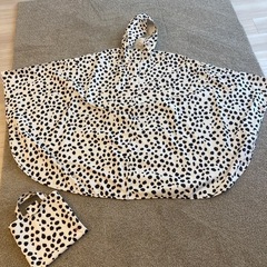レインポンチョ　モノトーン柄　収納袋付き
