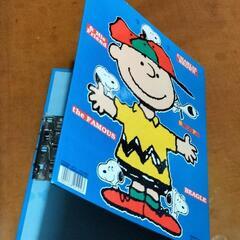 Snoopyチャーリーブラウンのバインダー