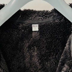 【訳あり】UNIQLO　ユニクロ　レディース　裏ボア　フード付き　ヘリンボーン柄黒コートの画像