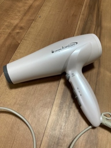 〈美品〉もっと！緊急値下げ❗️美容学校の研修で使っていたドライヤー‍♀️