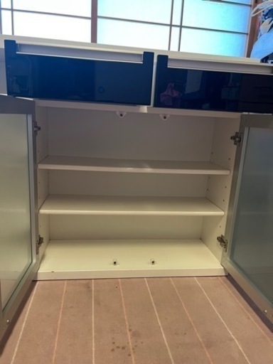 カウンター、食器棚