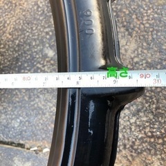 田植え機の後輪の２本　(引き取り限定)の画像